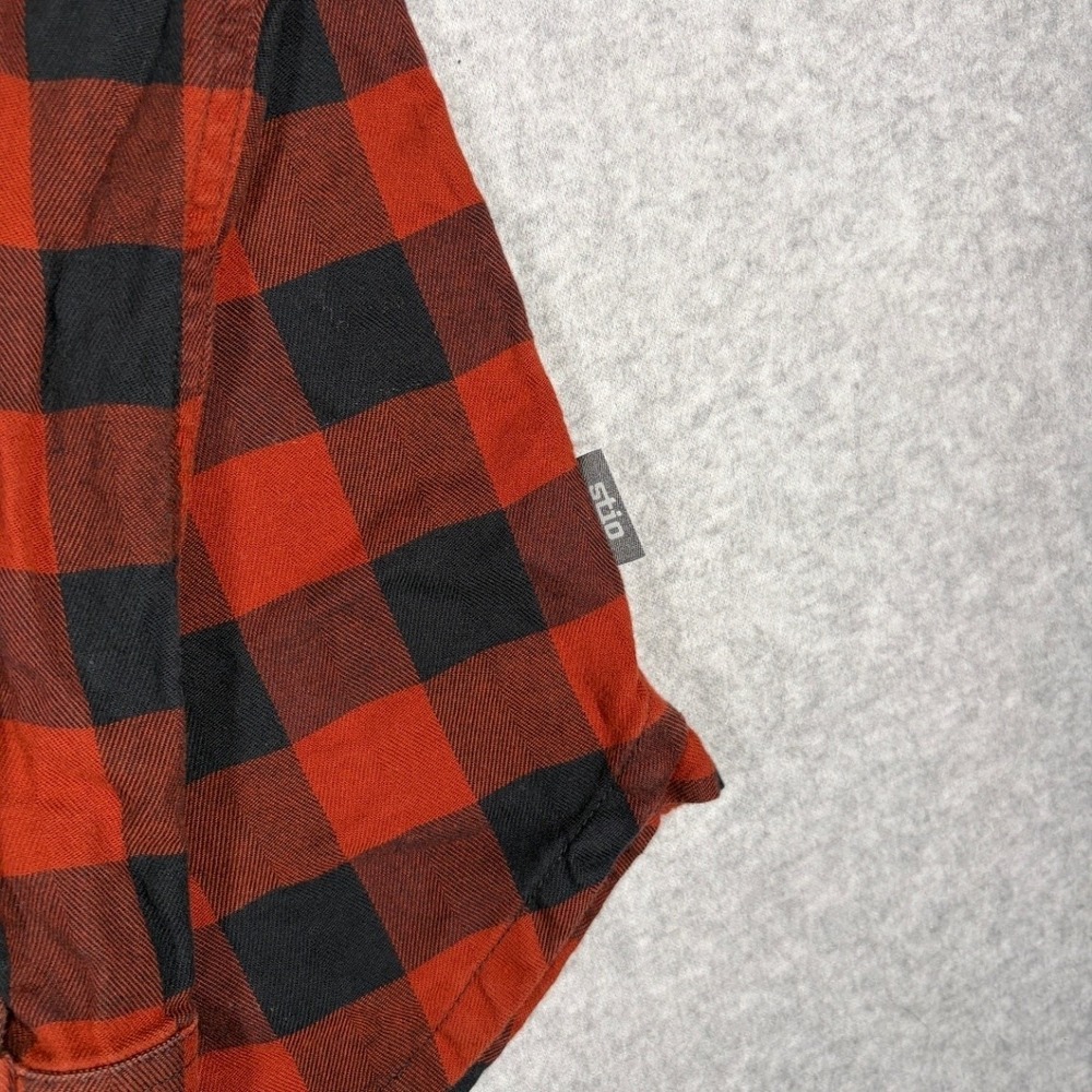 Stio Button-Up Shirt Men's Medium Red Black Plaid Lightweight Flannel - Picture 6 of 9
